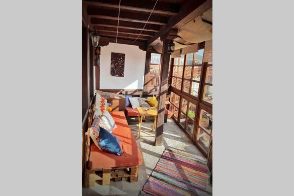 The Secret Lodge- New With Private Garage, Entire House 벨리코 터르노보 외부 사진